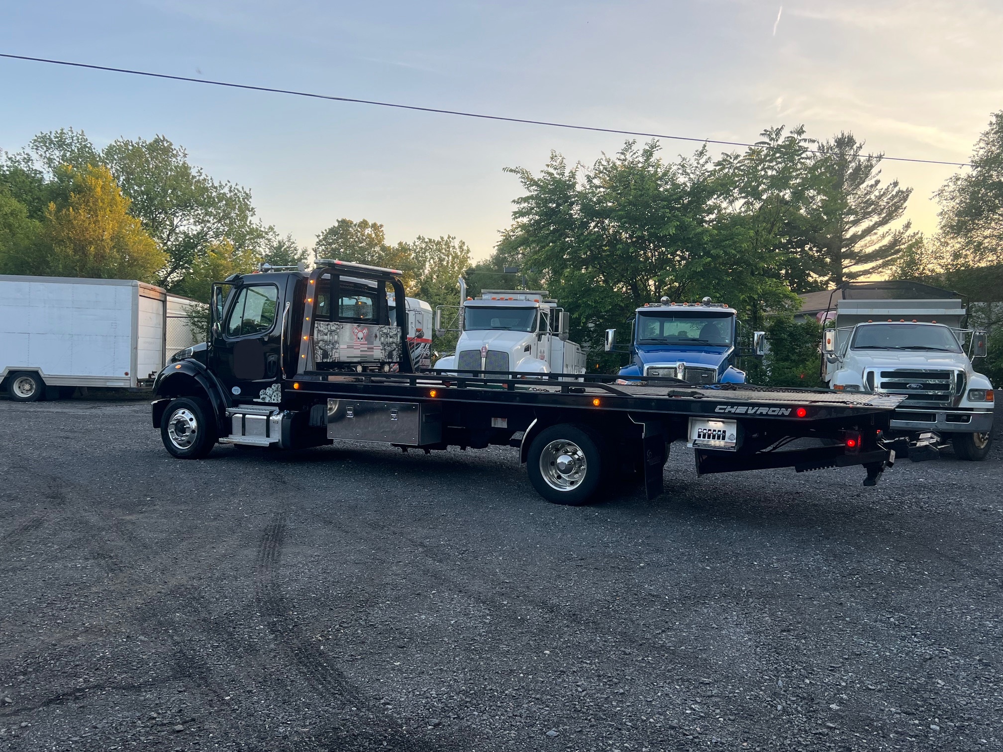 2017 FREIGHTLINER M2 Rollback - Image 4